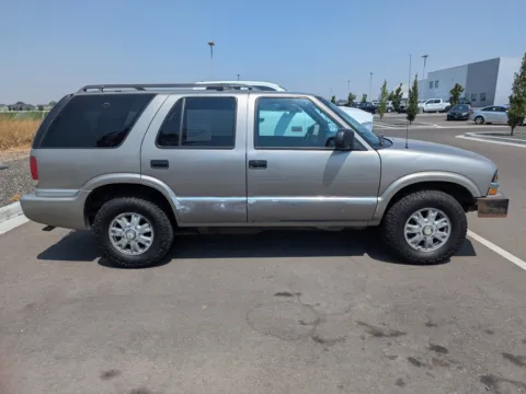 More photos of 2001 GMC Jimmy SLT at Twin Falls Cars Sales and Rentals, ID