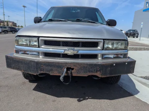 More photos of 2001 GMC Jimmy SLT at Twin Falls Cars Sales and Rentals, ID