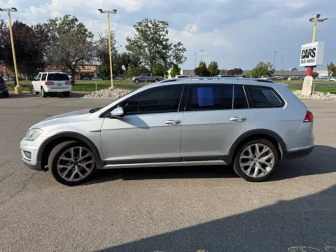 More photos of 2017 Volkswagen Golf Alltrack TSI SEL at Twin Falls Cars Sales and Rentals, ID