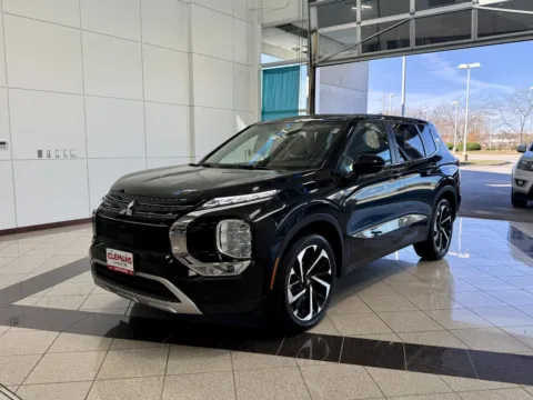 Gray 2024 MITSUBISHI OUTLANDER SE/BL for sale in Lincoln, NE