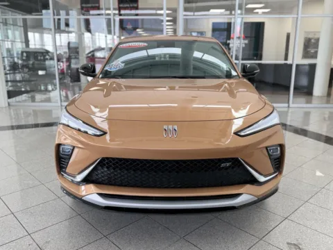More photos of 2024 Buick Envista Sport Touring at Clemons Mitsubishi, NE