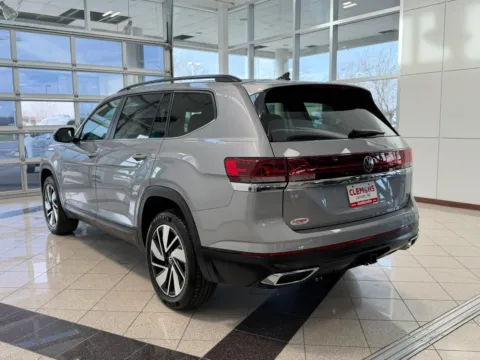 Another view of 2024 Volkswagen Atlas 2.0T SE w/Technology for sale in Lincoln, NE at Clemons Mitsubishi