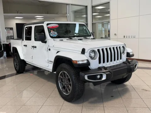 Photos of 2023 Jeep Gladiator Overland for sale in Lincoln, NE at Clemons Mitsubishi
