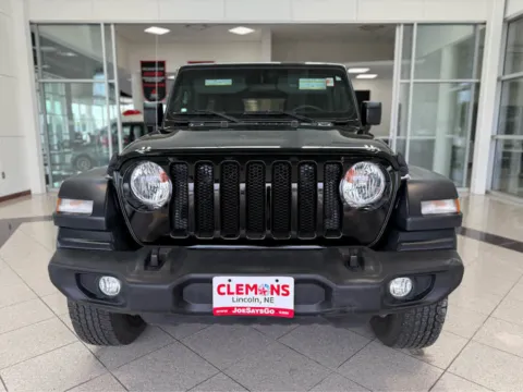 More photos of 2018 Jeep Wrangler Unlimited Sport S at Clemons Mitsubishi, NE