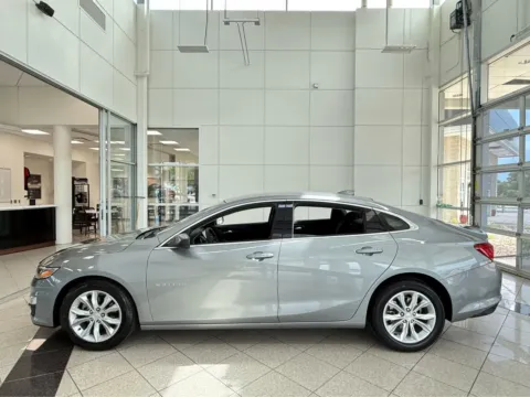 More photos of 2023 Chevrolet Malibu LT at Clemons Mitsubishi, NE