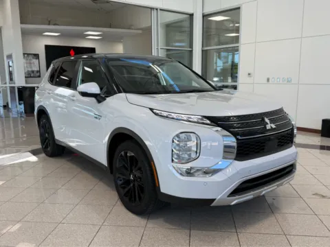 Photos of 2023 Mitsubishi Outlander PHEV SE for sale in Lincoln, NE at Clemons Mitsubishi