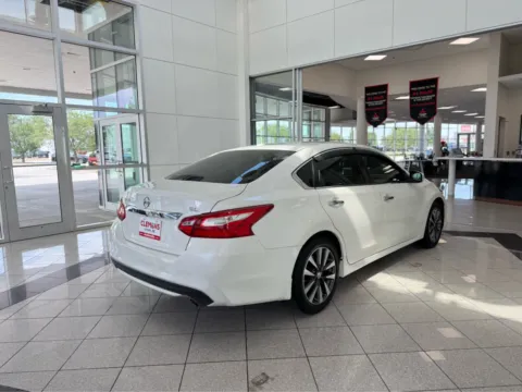 Another view of 2017 Nissan Altima 2.5 SL for sale in Lincoln, NE at Clemons Mitsubishi