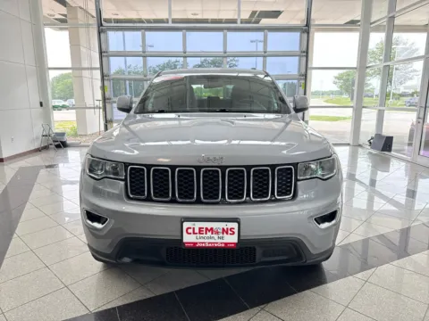 More photos of 2021 Jeep Grand Cherokee Laredo E at Clemons Mitsubishi, NE