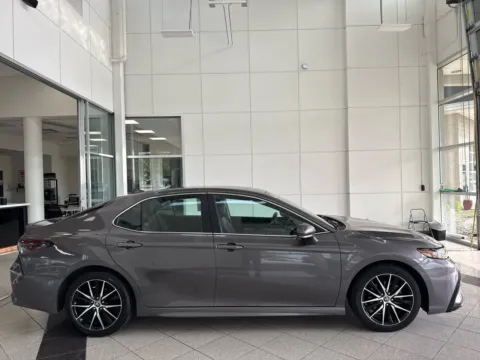 More photos of 2023 Toyota Camry SE at Clemons Mitsubishi, NE