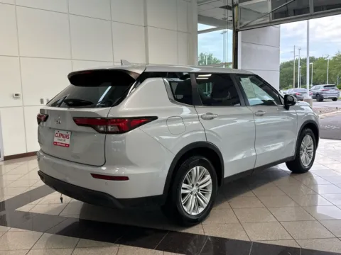 Another view of 2022 Mitsubishi Outlander ES for sale in Lincoln, NE at Clemons Mitsubishi