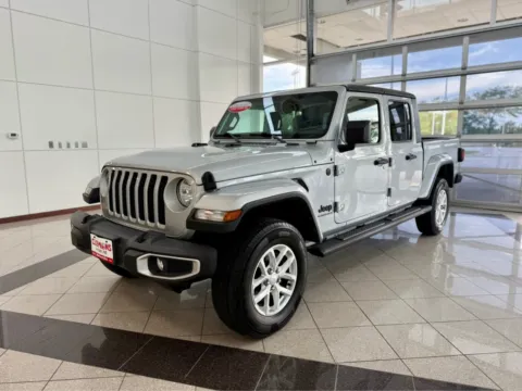 Silver 2023 Jeep Gladiator Sport S for sale in Lincoln, NE
