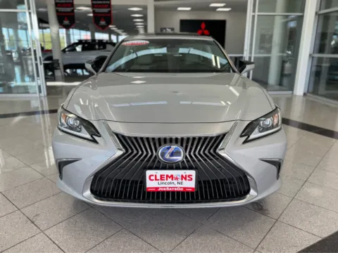 More photos of 2019 Lexus ES 300h at Clemons Mitsubishi, NE