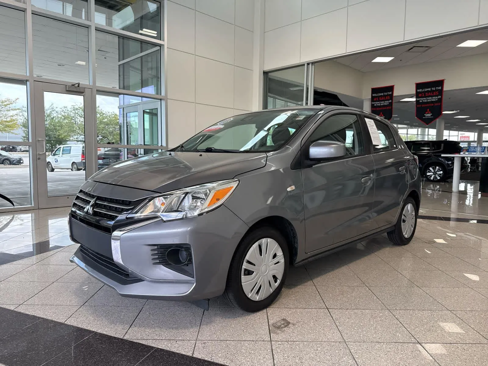 2021 Mitsubishi Mirage ES's photo