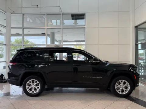 More photos of 2023 Jeep Grand Cherokee L Limited at Clemons Mitsubishi, NE