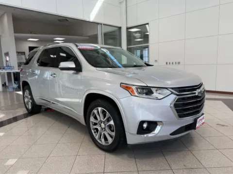 Photos of 2021 Chevrolet Traverse Premier for sale in Lincoln, NE at Clemons Mitsubishi