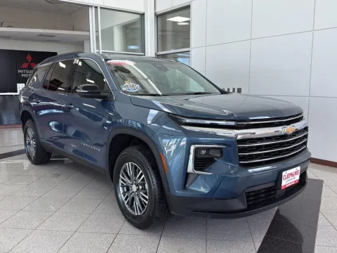 Photos of 2025 Chevrolet Traverse FWD LT for sale in Lincoln, NE at Clemons Mitsubishi