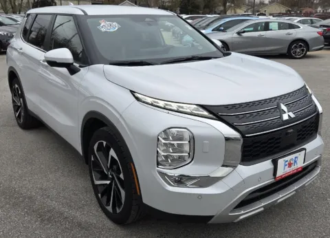 Photos of 2024 Mitsubishi Outlander SE for sale in Des Moines, IA at Capital City Motor Company