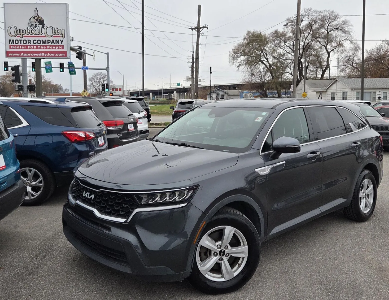 2022 Kia Sorento LX's photo