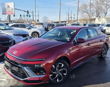 Red 2024 Hyundai Sonata SEL for sale in Des Moines, IA