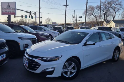 White 2024 Chevrolet Malibu LT for sale in Des Moines, IA