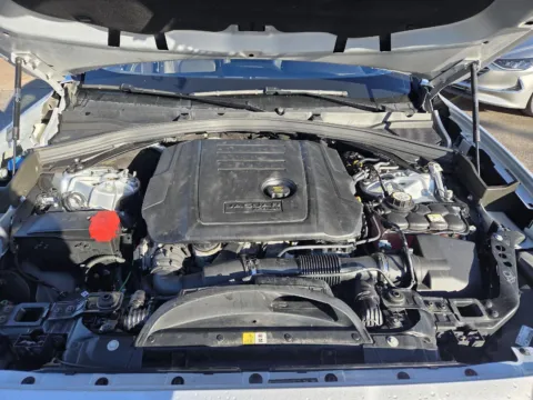 More photos of 2018 Jaguar F-PACE 20d R-Sport at Capital City Motor Company, IA