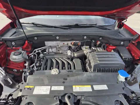 More photos of 2021 Volkswagen Atlas 3.6L V6 SEL at Capital City Motor Company, IA