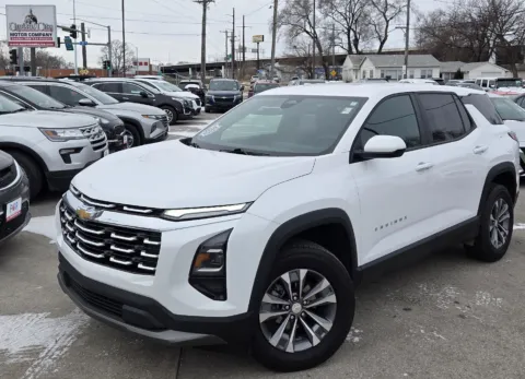 White 2025 Chevrolet Equinox FWD LT for sale in Des Moines, IA