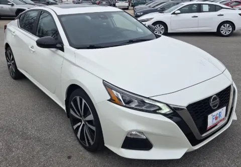 Photos of 2020 Nissan Altima 2.5 SR for sale in Des Moines, IA at Capital City Motor Company