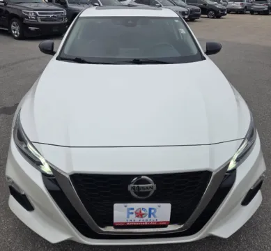 Another view of 2020 Nissan Altima 2.5 SR for sale in Des Moines, IA at Capital City Motor Company