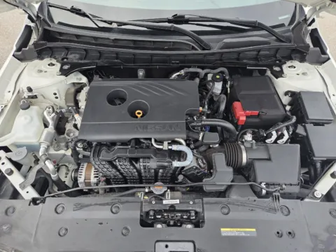 More photos of 2020 Nissan Altima 2.5 SR at Capital City Motor Company, IA