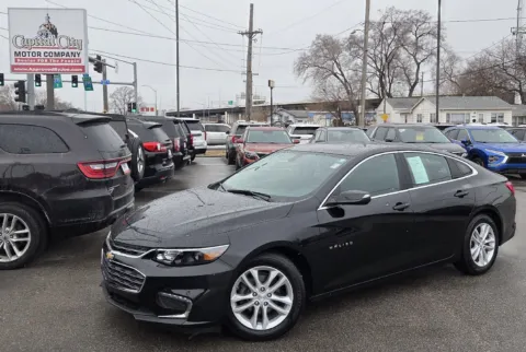 Black 2018 Chevrolet Malibu LT for sale in Des Moines, IA