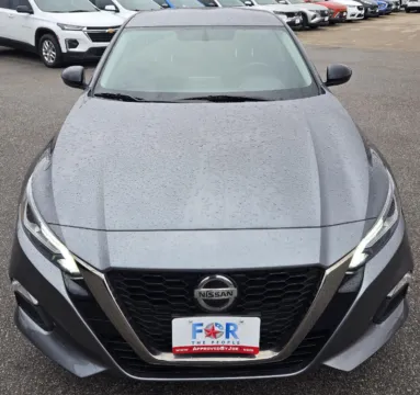 Another view of 2019 Nissan Altima 2.5 SR for sale in Des Moines, IA at Capital City Motor Company