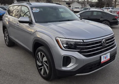 Photos of 2024 VOLKSWAGEN ATLAS SE for sale in Des Moines, IA at Capital City Motor Company