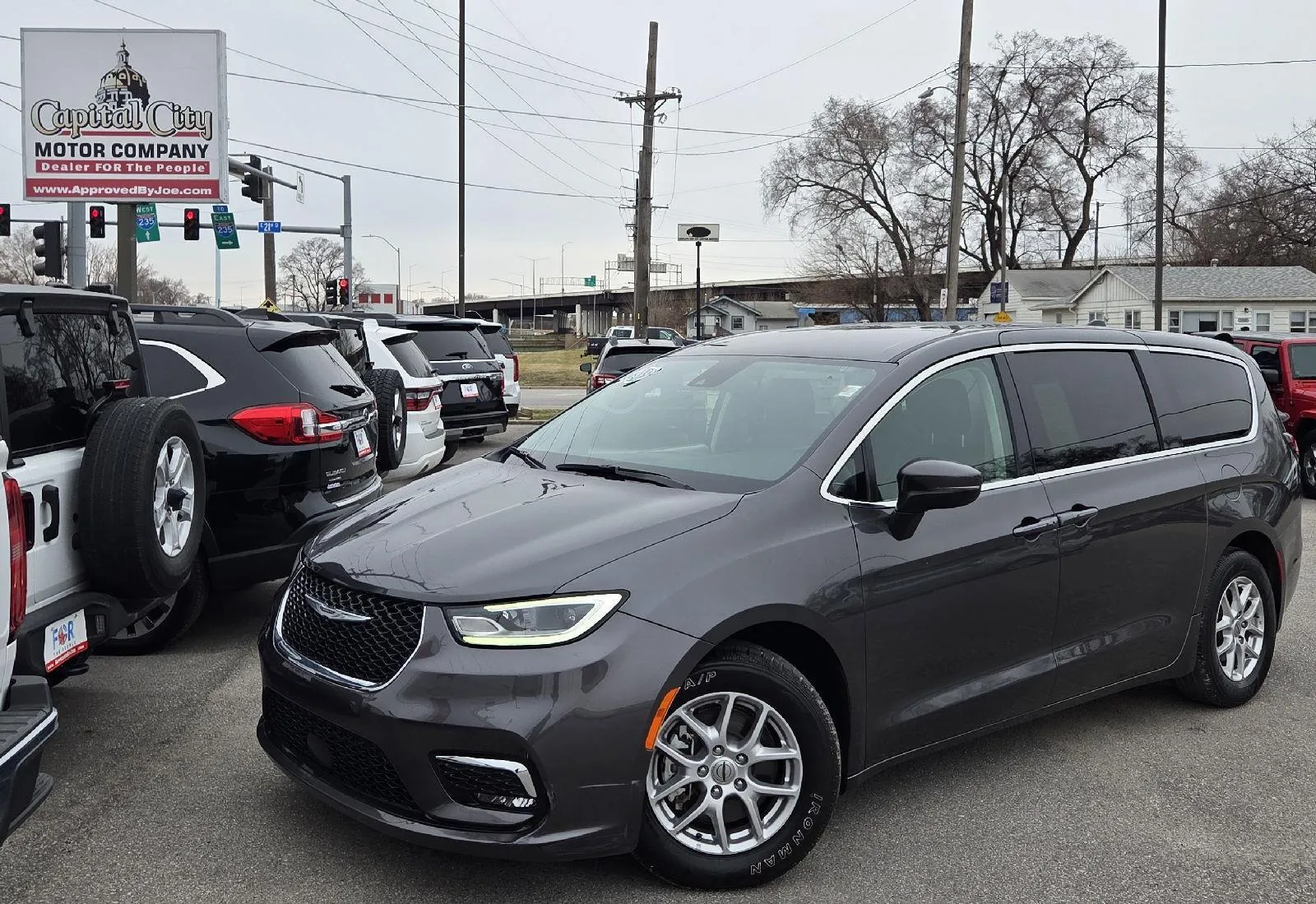 Gray 2023 Chrysler Pacifica Touring L for sale in Des Moines, IA