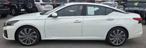 More photos of 2023 Nissan Altima 2.5 SL at Capital City Motor Company, IA