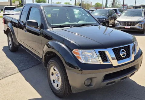 Photos of 2018 Nissan Frontier S for sale in Des Moines, IA at Capital City Motor Company