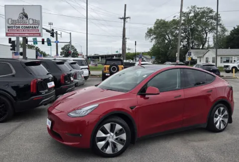 Red 2021 Tesla Model Y Long Range for sale in Des Moines, IA