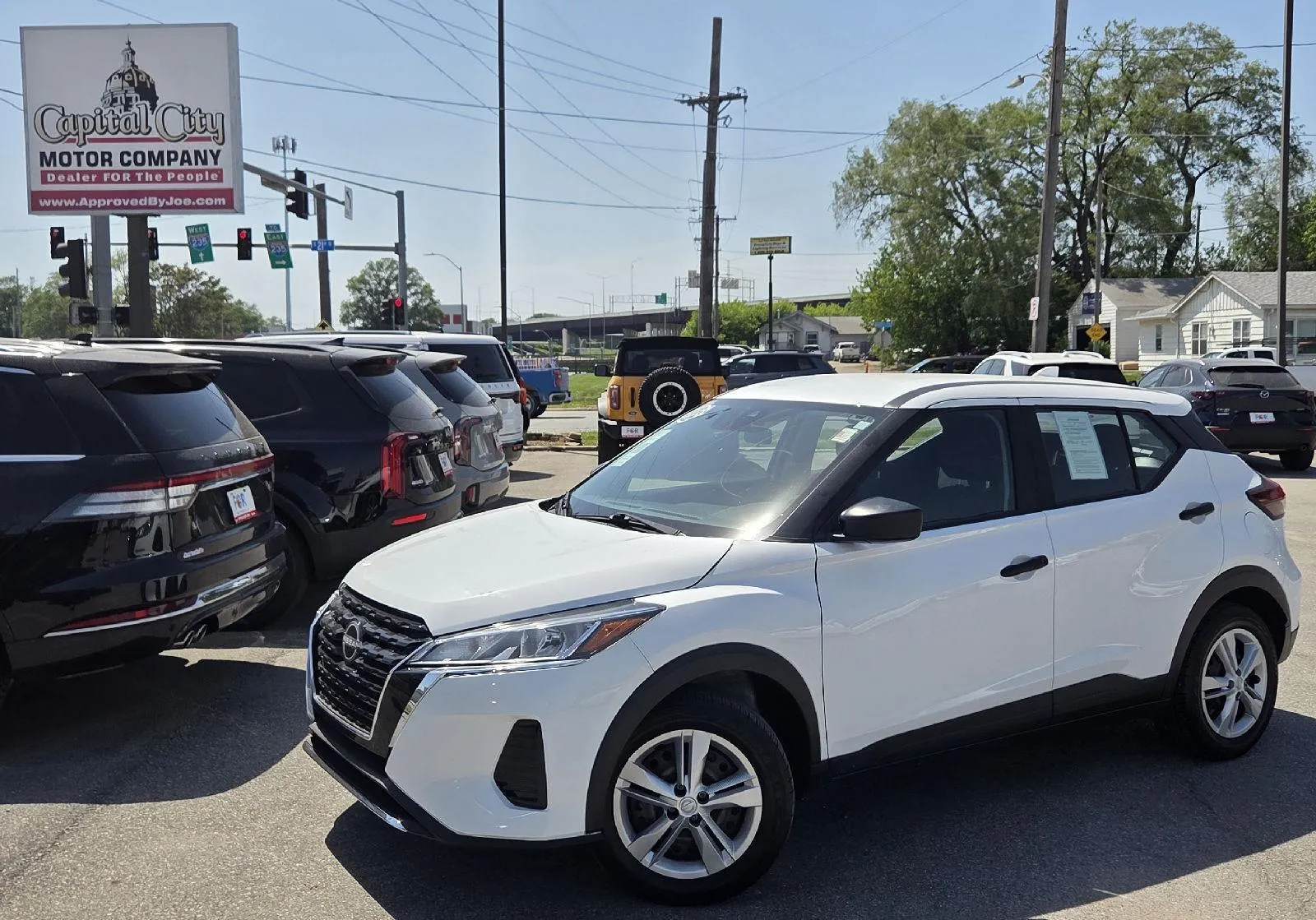 White 2023 Nissan Kicks S for sale in Des Moines, IA
