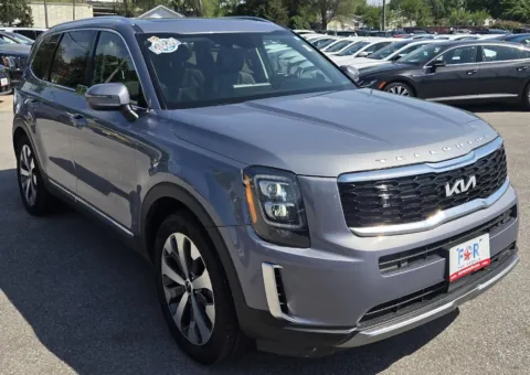 Photos of 2022 Kia Telluride EX for sale in Des Moines, IA at Capital City Motor Company