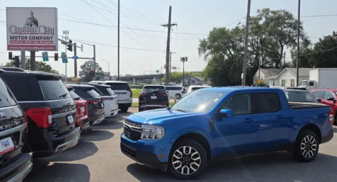 Blue 2022 Ford Maverick LARIAT for sale in Des Moines, IA