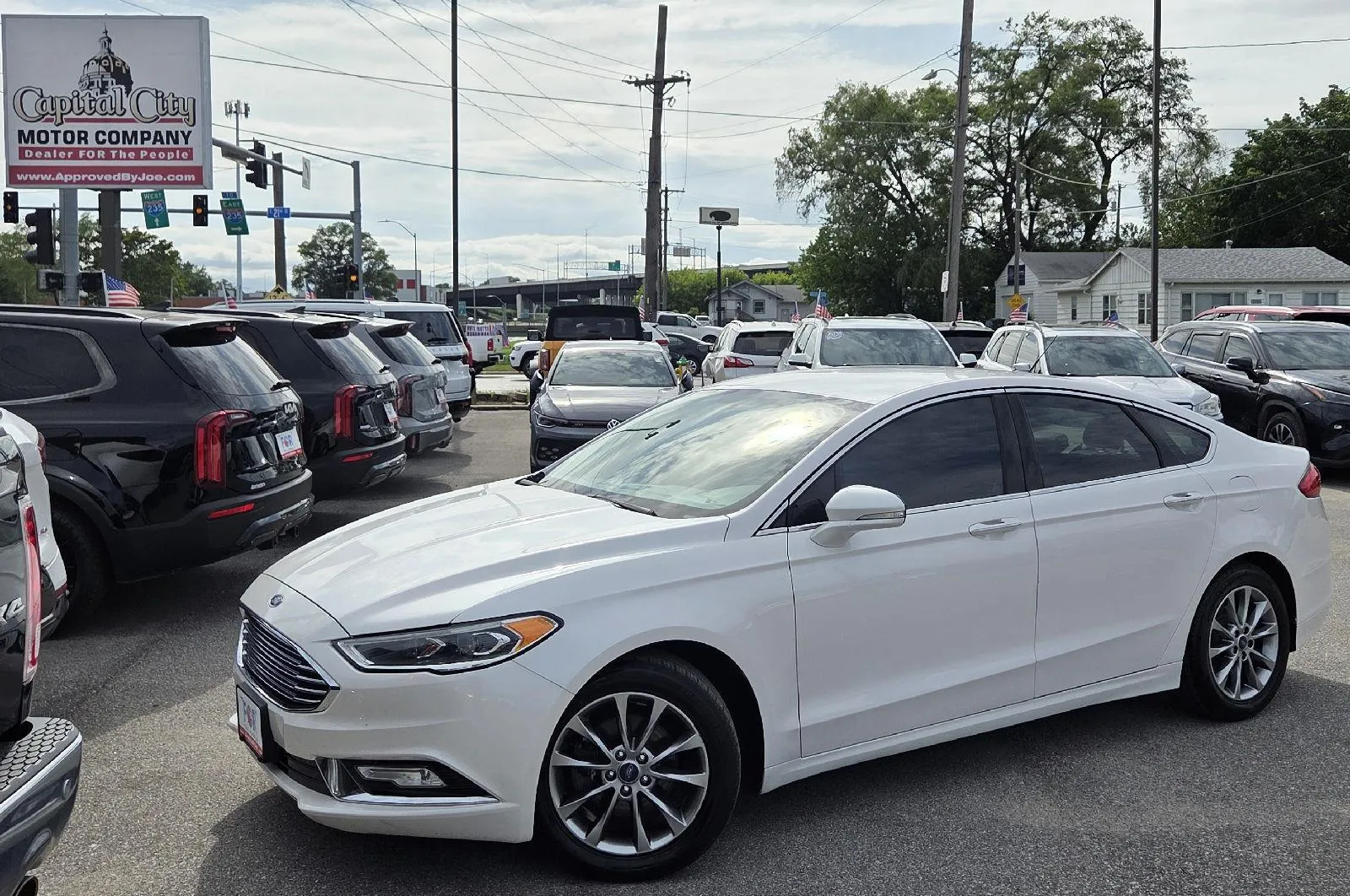 2017 Ford Fusion SE FWD's photo