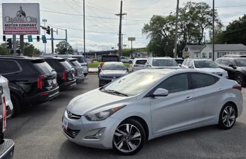Silver 2014 Hyundai Elantra Limited for sale in Des Moines, IA
