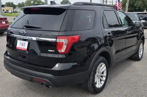 More photos of 2016 Ford Explorer at Capital City Motor Company, IA