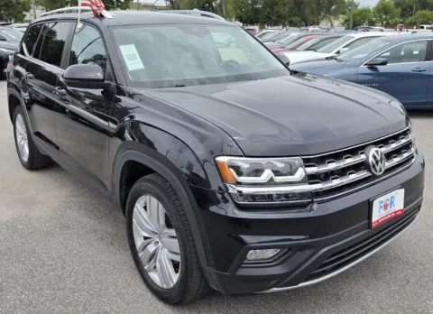 Photos of 2019 Volkswagen Atlas 3.6L V6 SE w/Technology for sale in Des Moines, IA at Capital City Motor Company