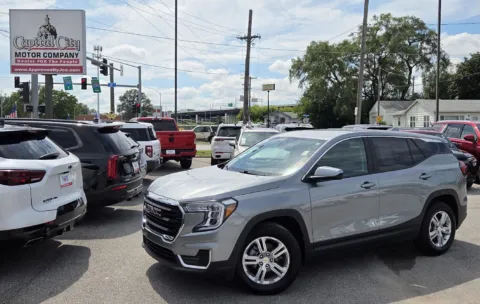 Gray 2024 GMC Terrain SLE for sale in Des Moines, IA