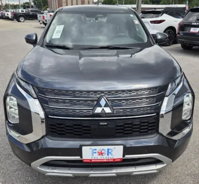Another view of 2024 Mitsubishi Outlander SE for sale in Des Moines, IA at Capital City Motor Company