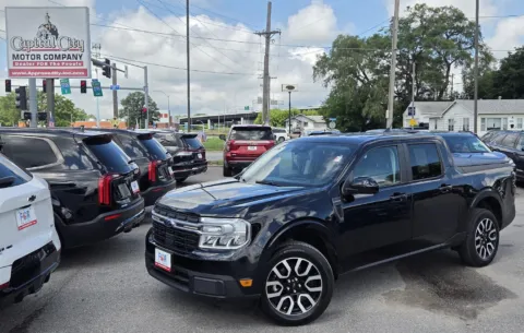 Black 2024 Ford Maverick LARIAT for sale in Des Moines, IA