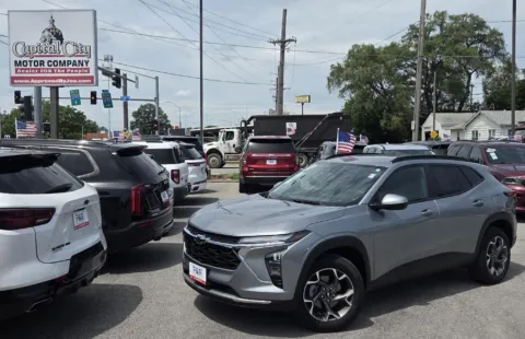Gray 2025 Chevrolet Trax LT for sale in Des Moines, IA