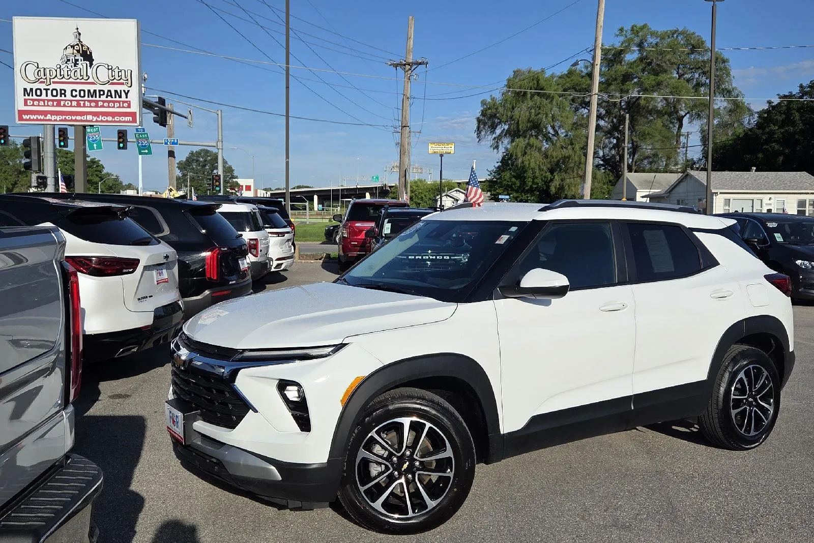 White 2025 Chevrolet Trailblazer LT for sale in Des Moines, IA