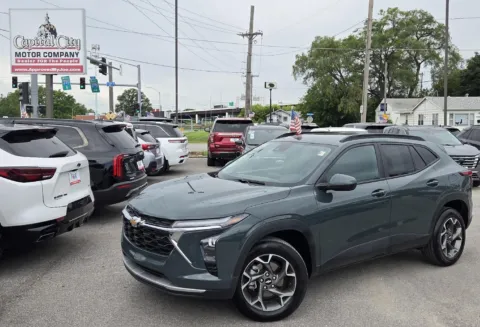Gray 2025 Chevrolet Trax LT for sale in Des Moines, IA